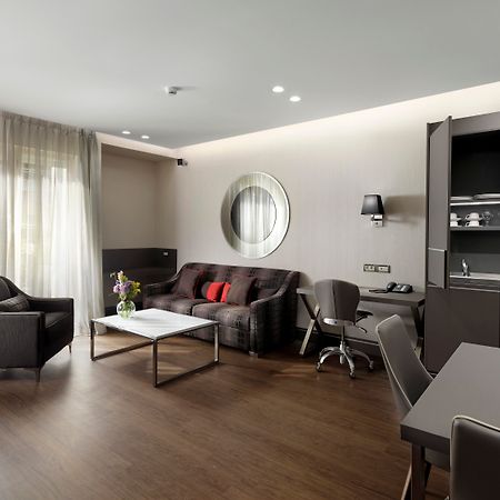 Holiday Suites Atenas Exterior foto