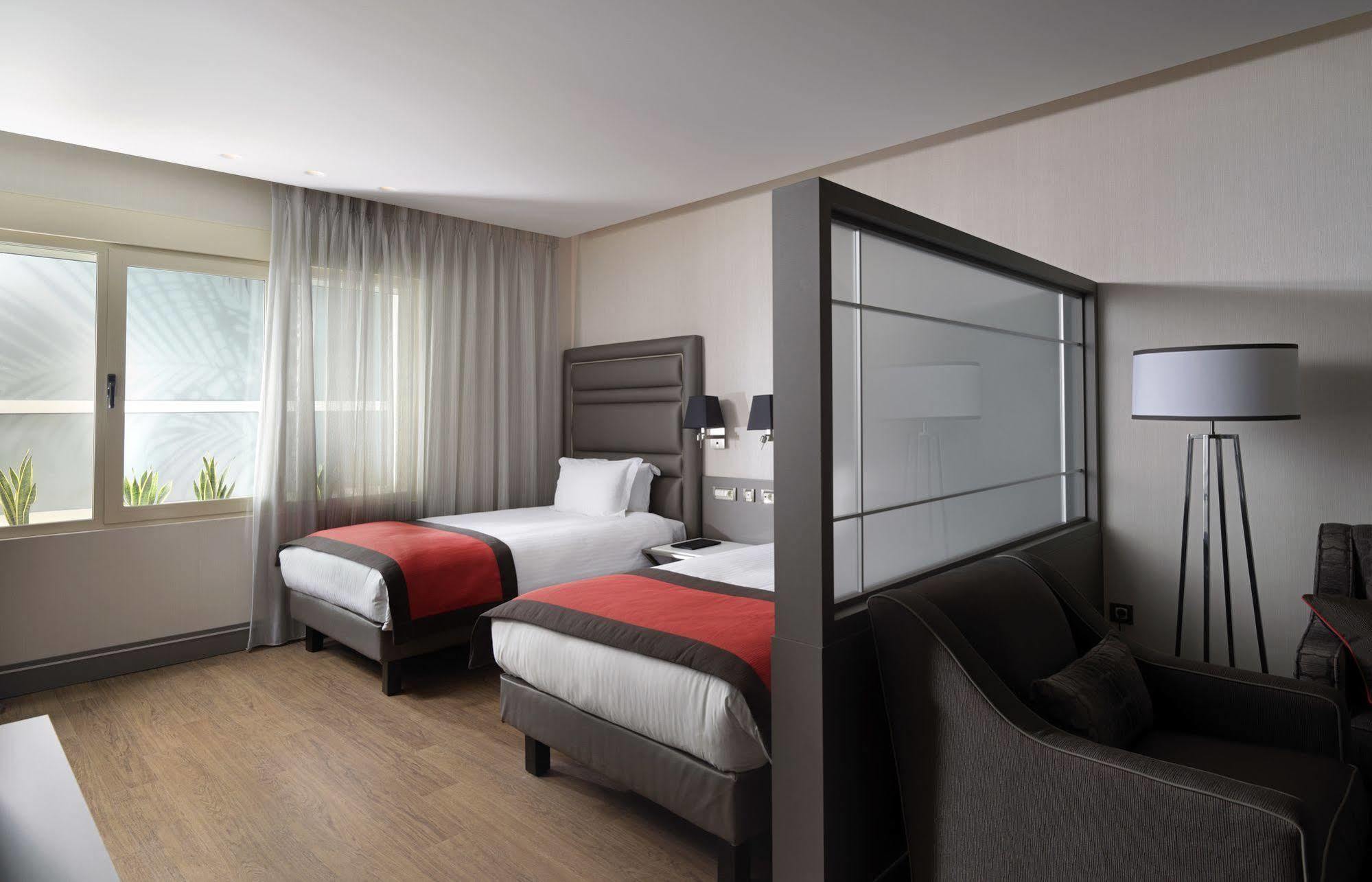 Holiday Suites Atenas Exterior foto