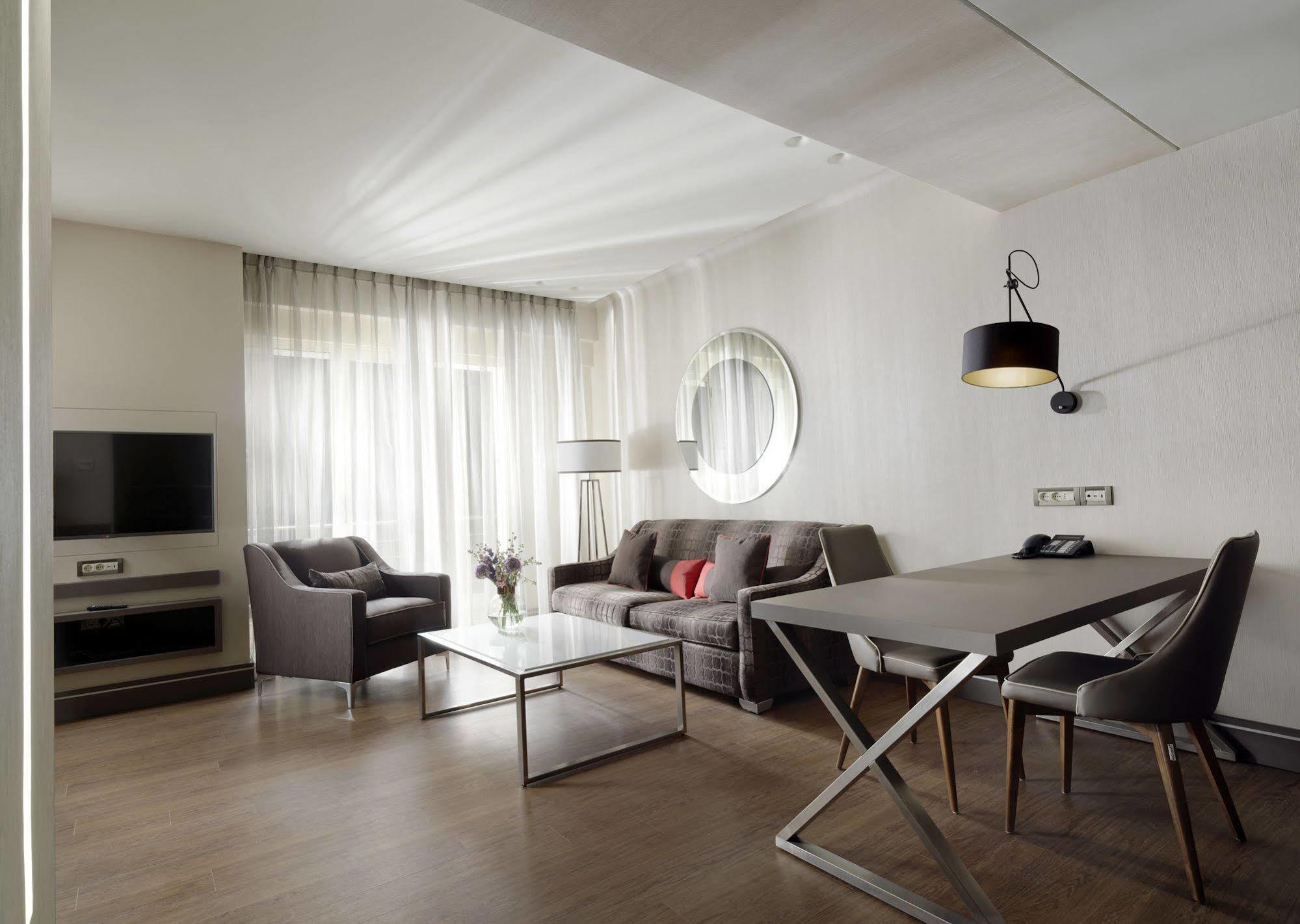 Holiday Suites Atenas Exterior foto